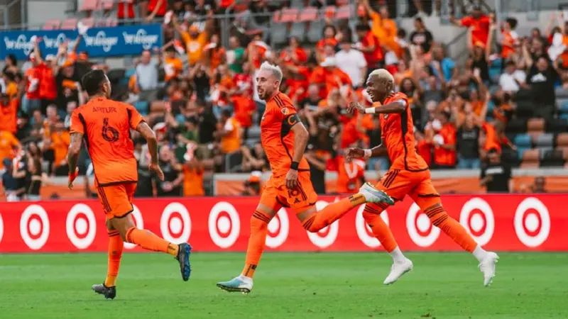 Phong độ của Houston Dynamo vs LA Galaxy đều rất kém