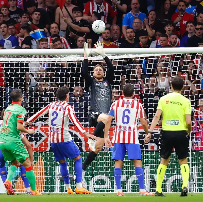 Betis vs Atl. Madrid đang bám đuổi sát sao trên BXH